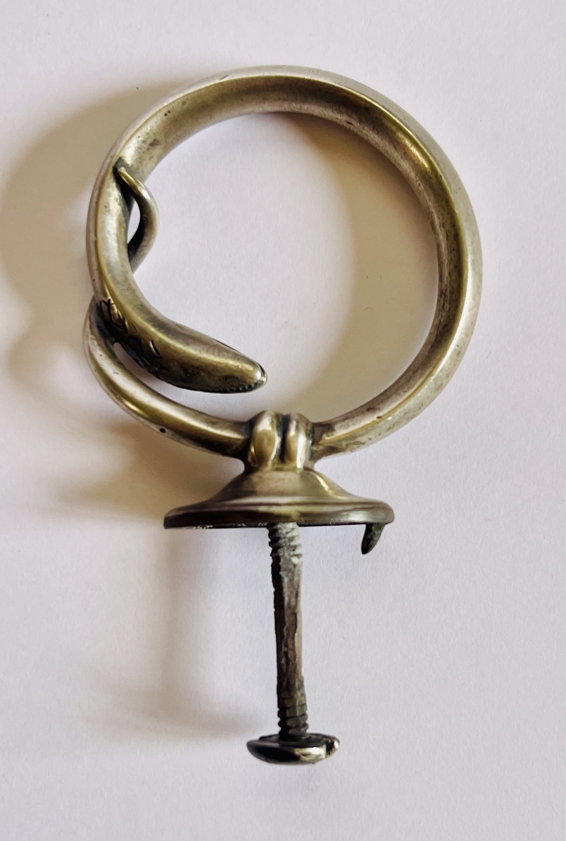 Trunk Handle -photo-2